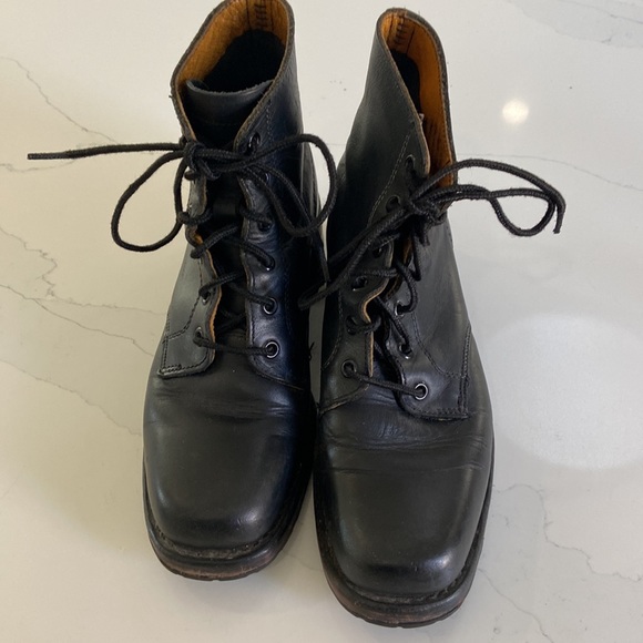 Vintage Frye Lace up Boot - Picture 5 of 6